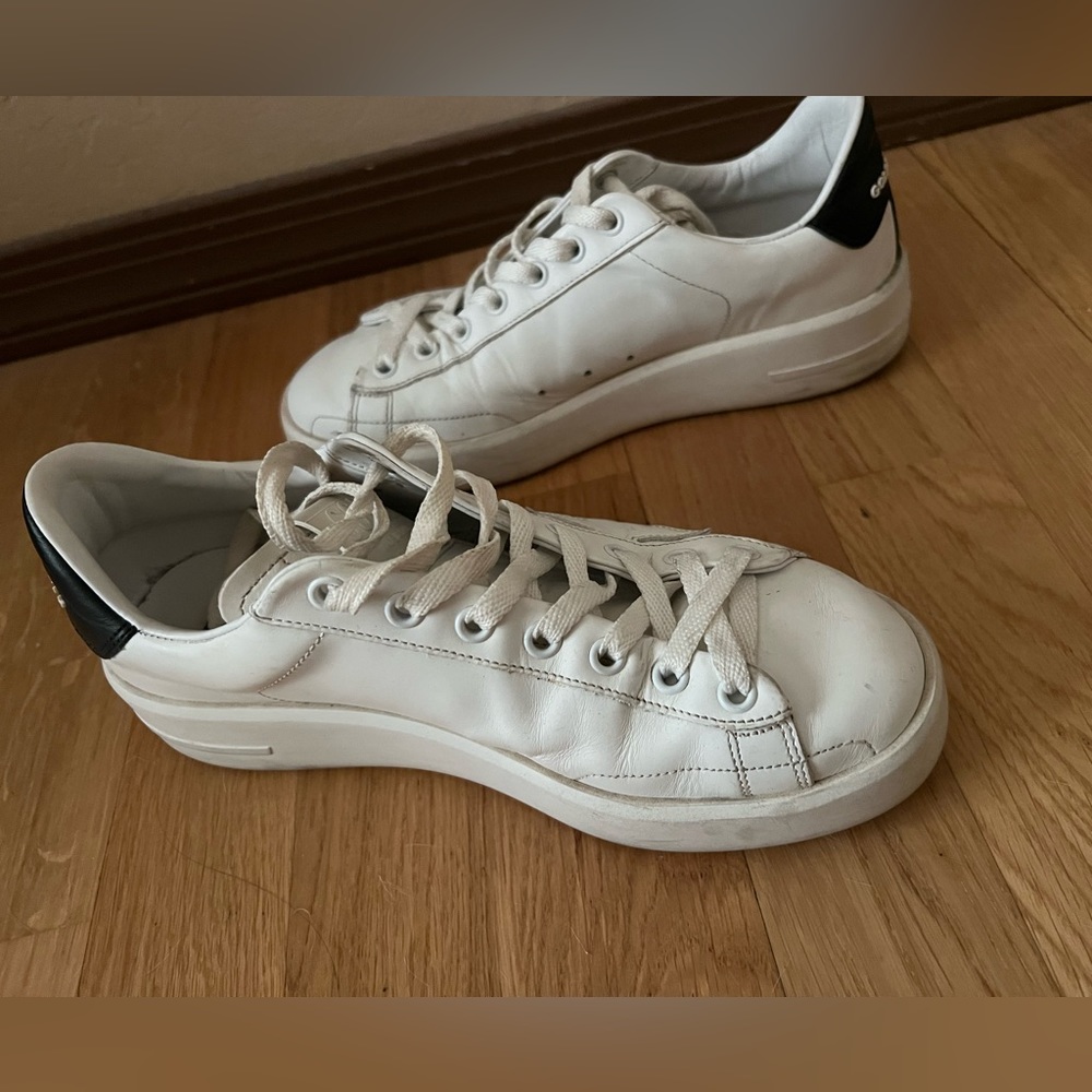 Women’s golden goose